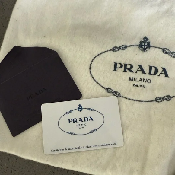 Prada Re Edition 2005 Saffiano leather Bag - Picture 4 of 16